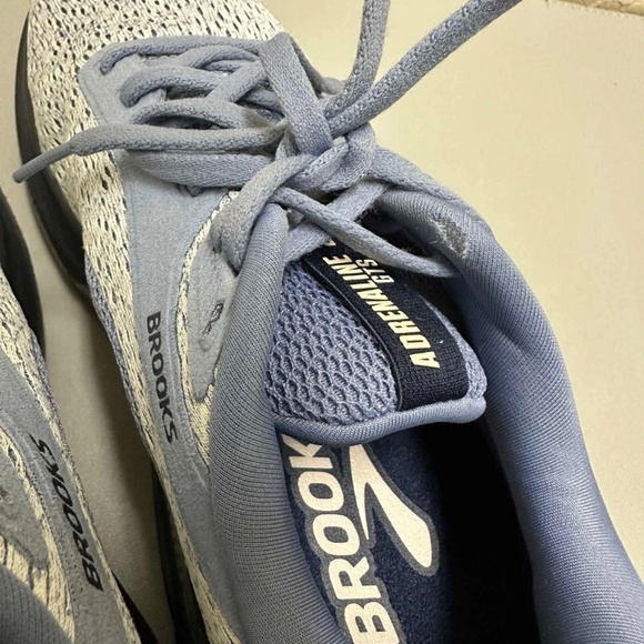 BROOKS Adrenaline 24 GTS Women’s Running Shoes Size 9 Small Wear Right Shoe - Picture 12 of 13